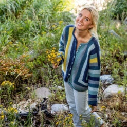 Vivian Hoxbro's Knitting Handbook -Textile Supply Store B9781646011353b 47779.1647715010